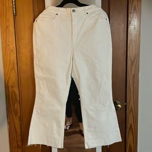 LOFT White Jeans. Size 33/16. Curvy. High Waist. Kick Crop. Raw hem. NWT.